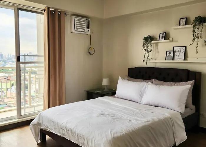 Zinnia Tower 2br With Qc Cityview Apartment